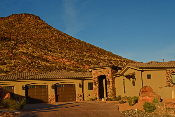 Whisper Ridge home on lava bluff